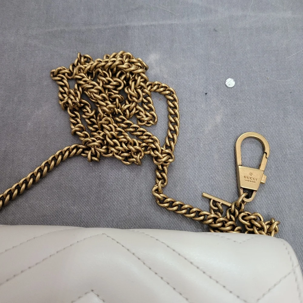 Gucci White Crossbody Bag with Gold Accents - Picture 2 of 10